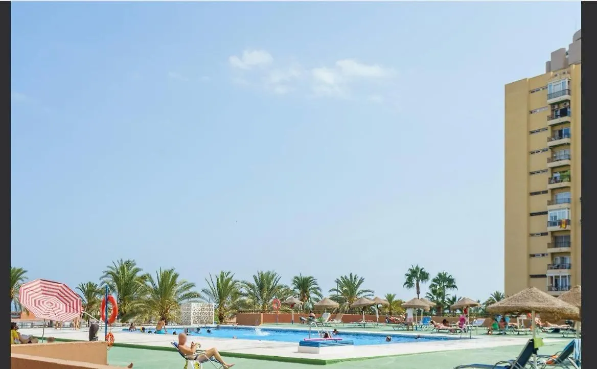 アパート Aparhotel Las Palmeras フエンヒロラ